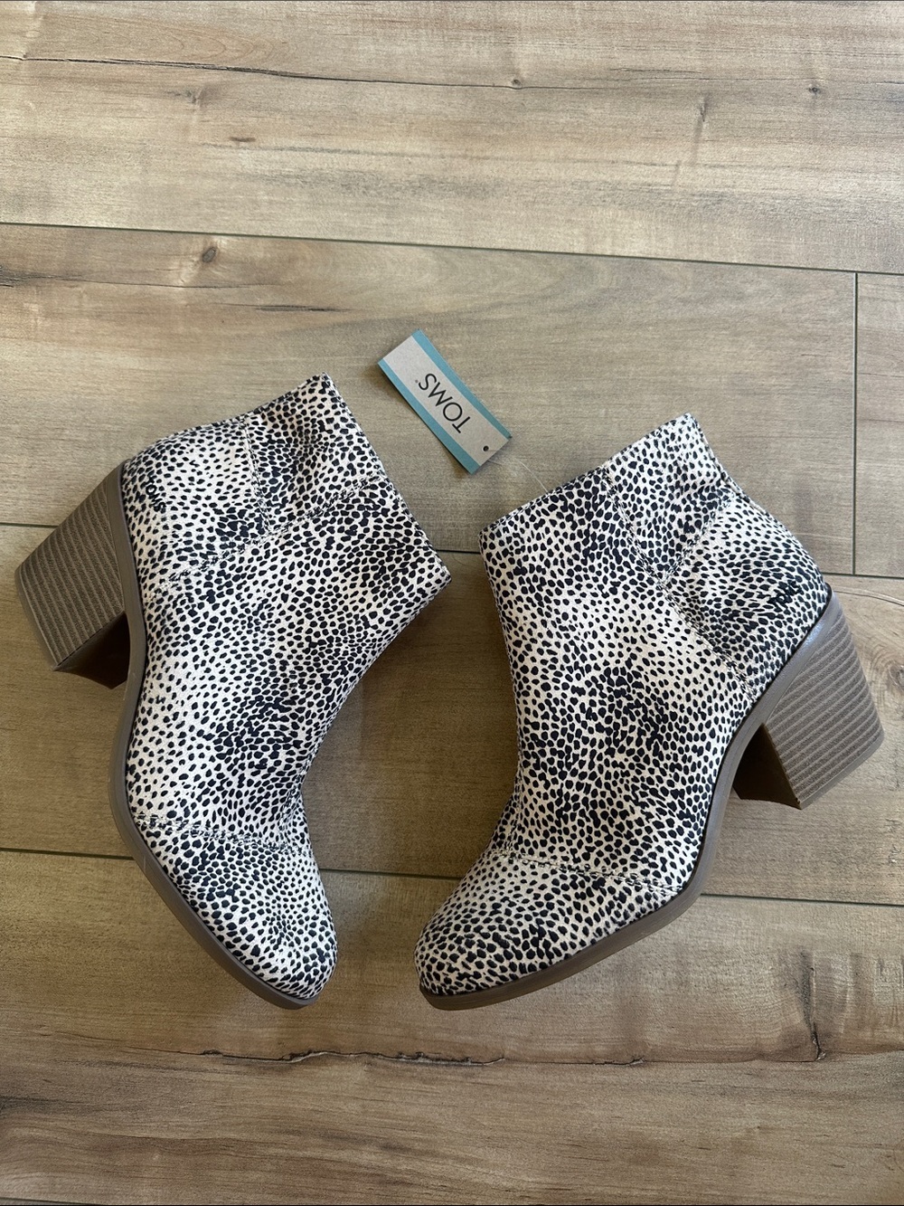 NWT Toms Genevieve Cheetah Animal Print Leather Ankle Booties Boots Sz 9